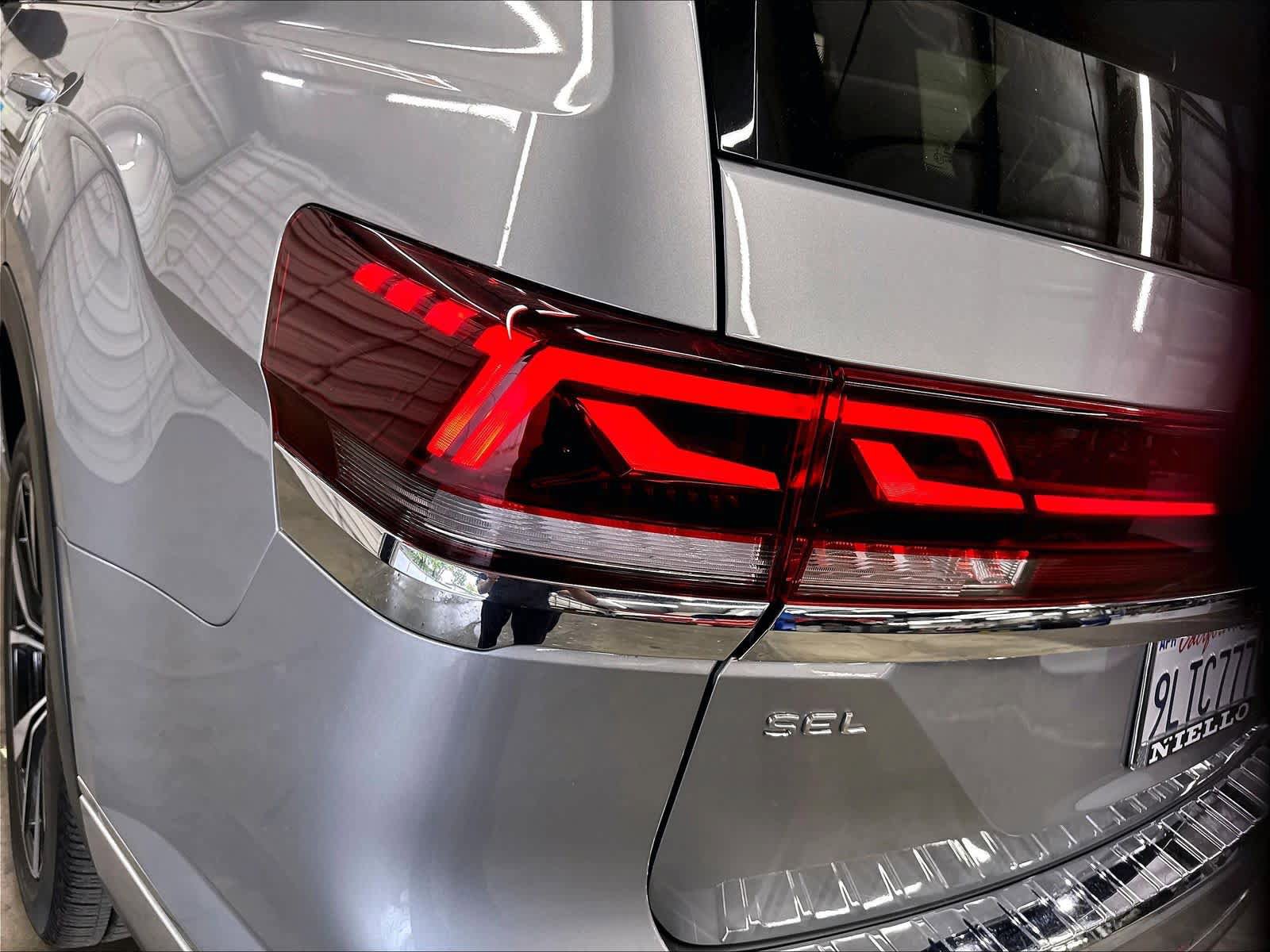 Used 2024 Volkswagen Atlas SEL Premium R-Line AWD/4WD image 26