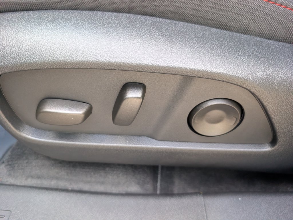 New 2027 Chevrolet Equinox RS w/ Safety and Technology Package FWD image 19