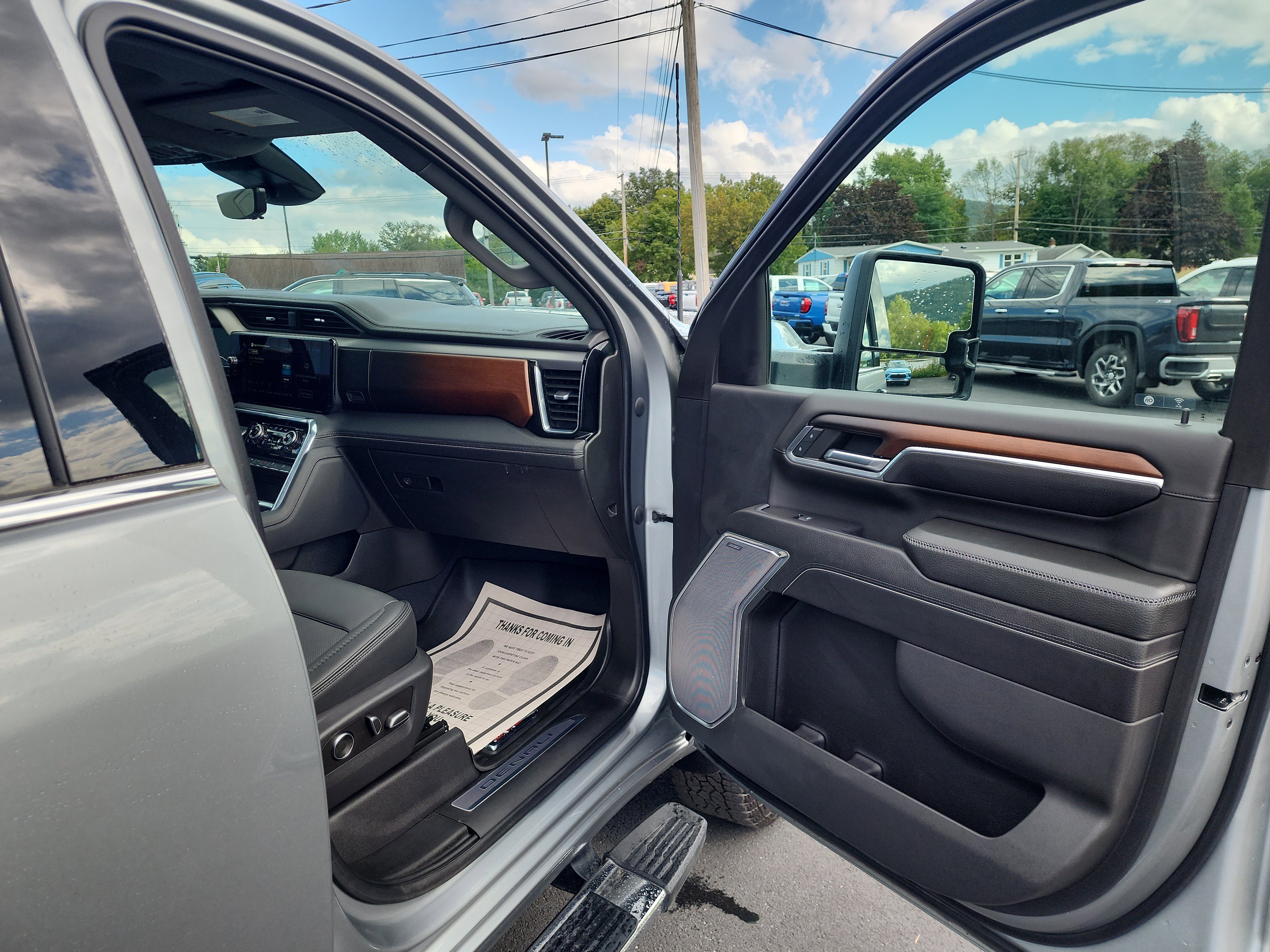 Certified 2024 GMC Sierra 2500 Denali w/ Denali Reserve Package image 38