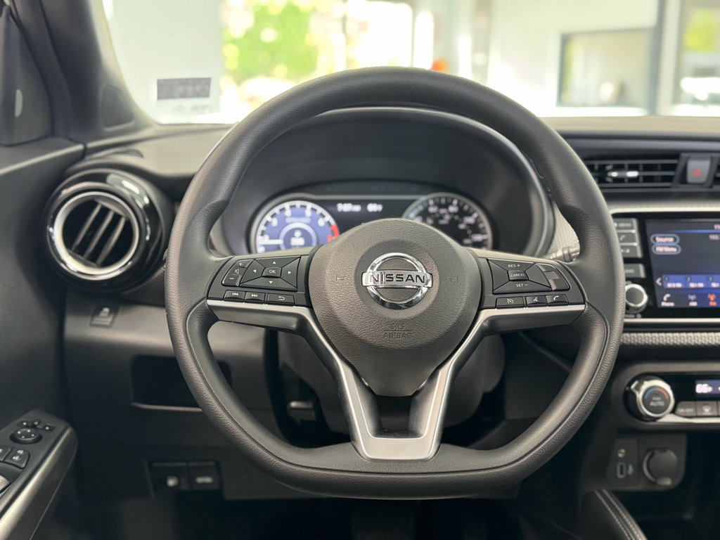Used 2019 Nissan Kicks SV FWD image 14