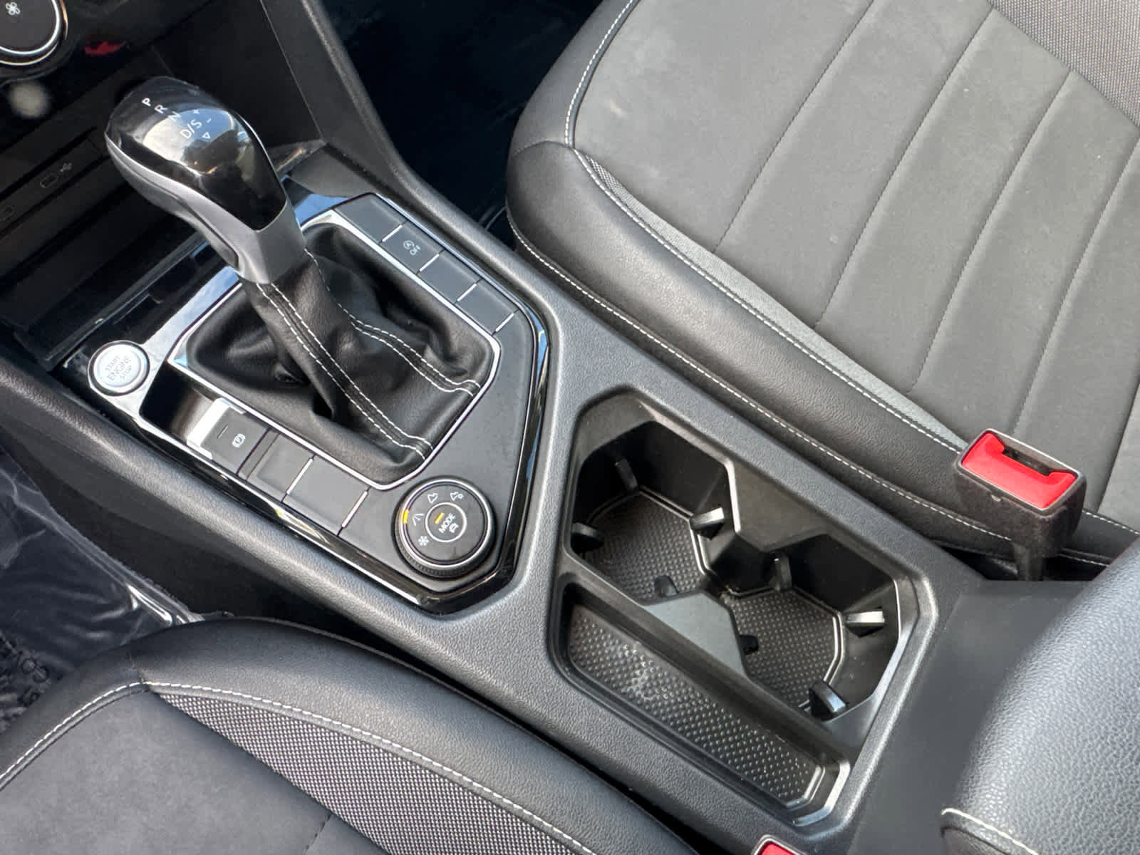 Used 2023 Volkswagen Taos SE image 16