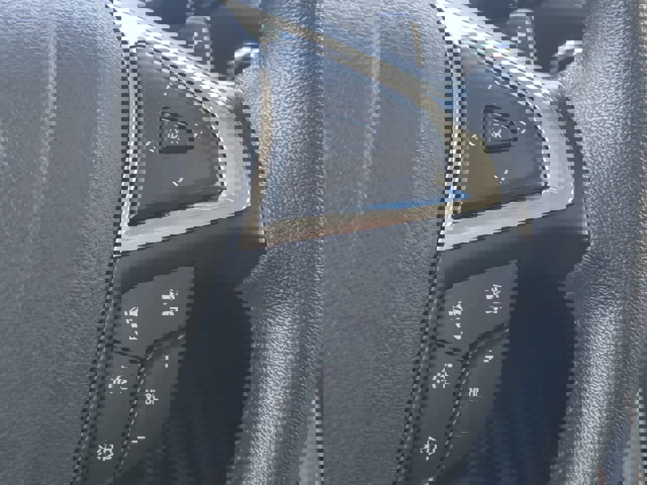 Used 2018 Ford Edge Titanium w/ Equipment Group 301A image 26