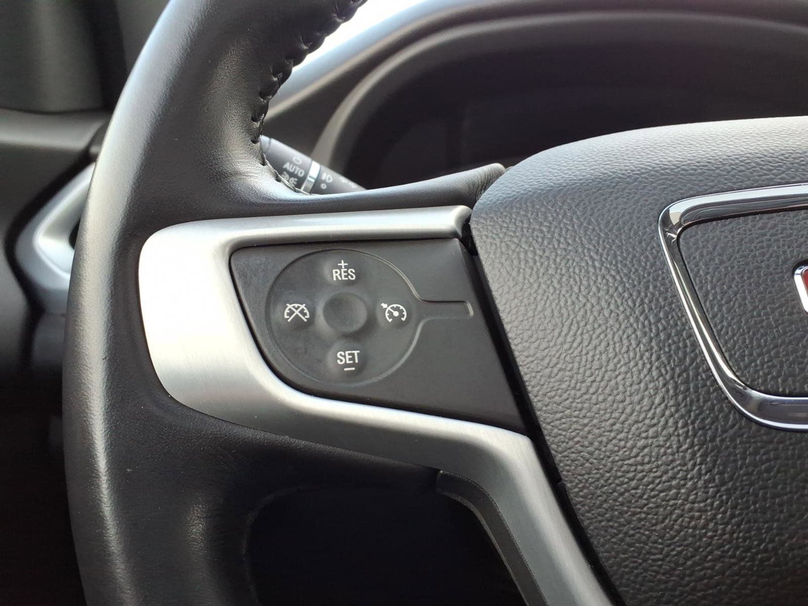 Used 2019 GMC Acadia SLT image 17