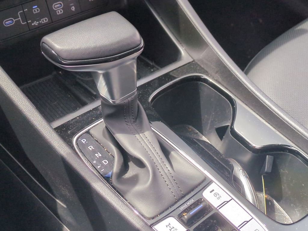 Certified 2025 Hyundai Tucson SEL AWD/4WD image 17