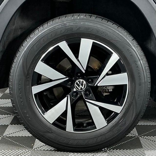 Used 2022 Volkswagen Atlas Cross Sport SE FWD image 9
