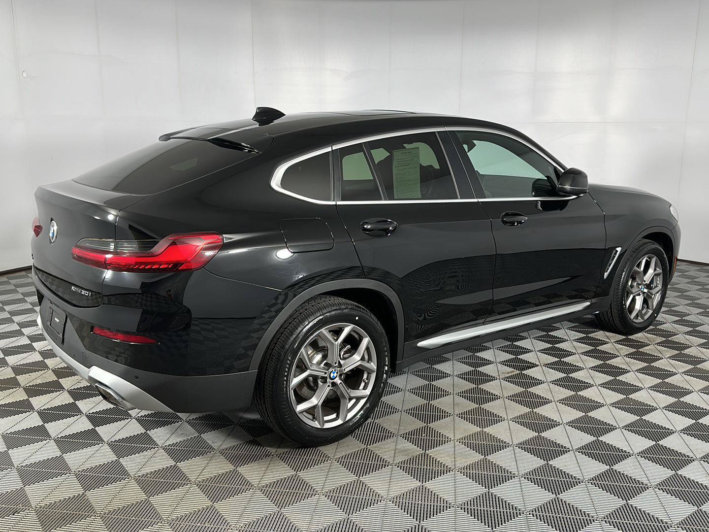 Used 2023 BMW X4 xDrive30i w/ Premium Package AWD/4WD image 31