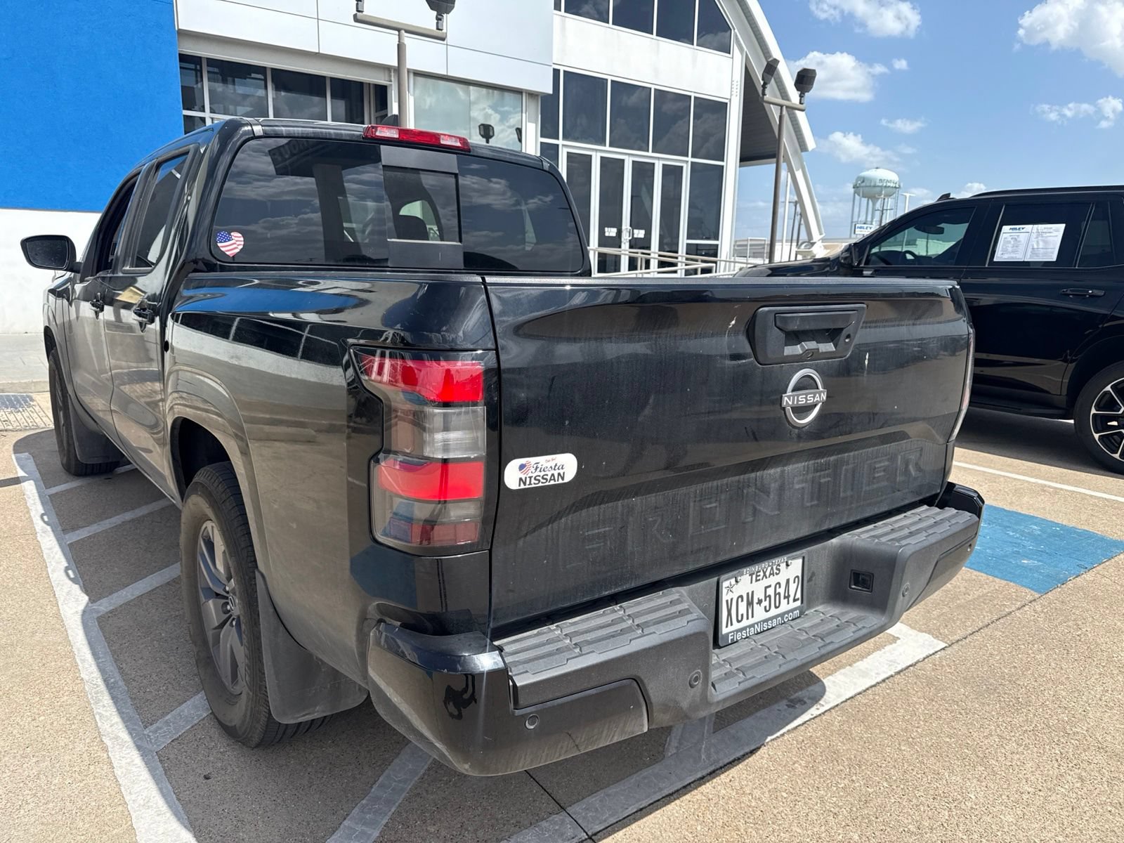 Used 2025 Nissan Frontier SV RWD image 7