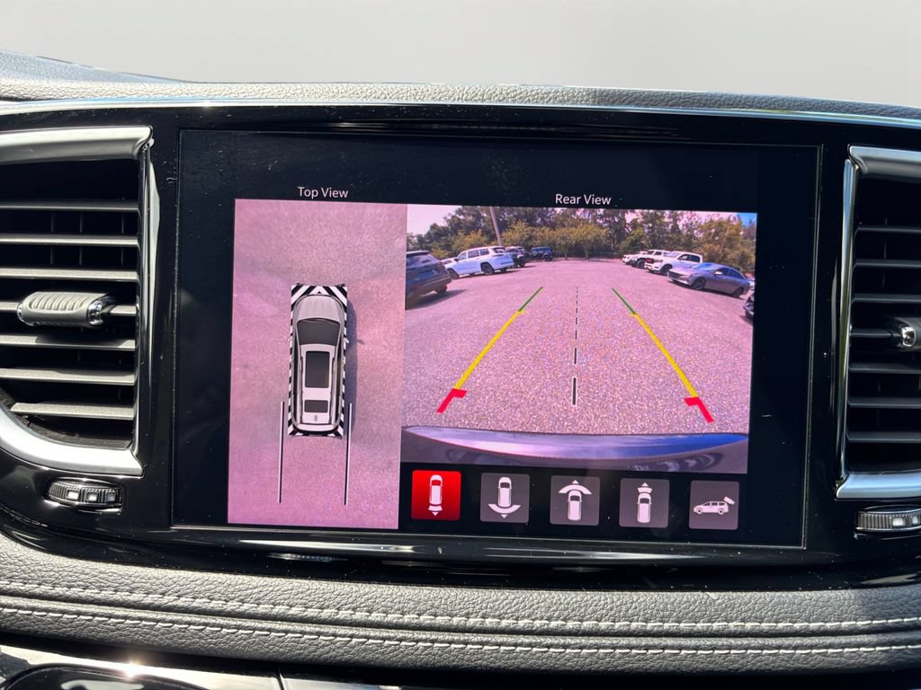 Used 2023 Chrysler Pacifica Limited w/ Uconnect Theater Family Group FWD image 26