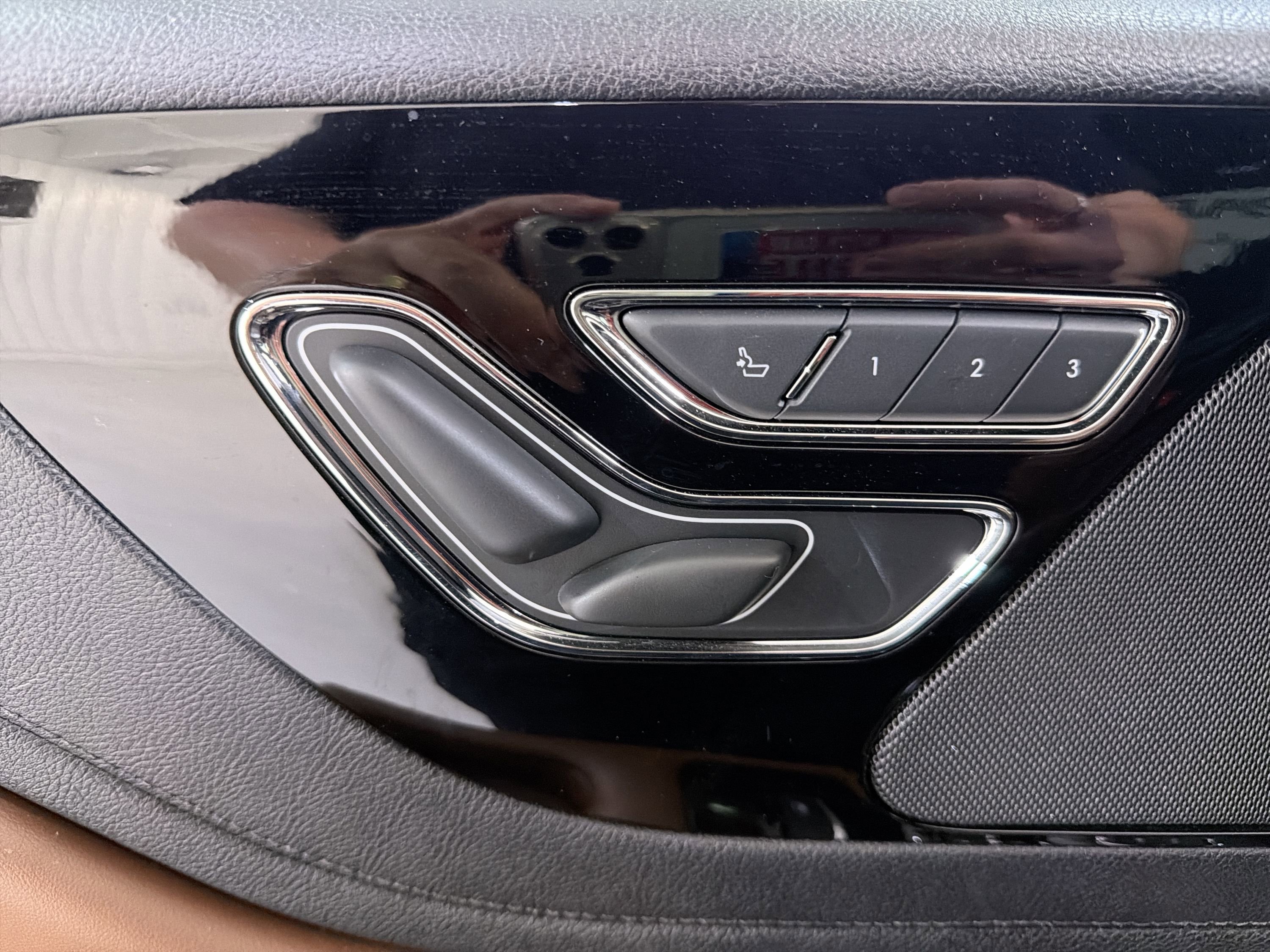 Used 2022 Lincoln Aviator Reserve w/ Equipment Group 201A image 11