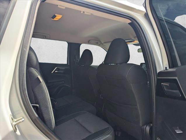 Used 2022 Mitsubishi Outlander ES FWD image 13