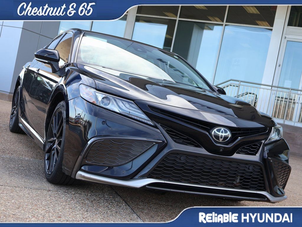 Used 2021 Toyota Camry XSE w/ Navigation Package image 7