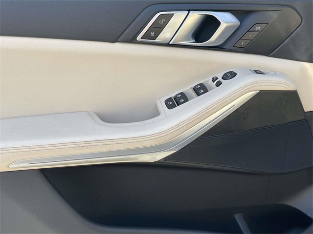 Used 2022 BMW X5 sDrive40i w/ Premium Package image 29