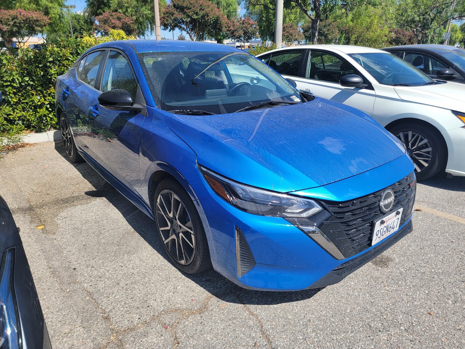 Used 2025 Nissan Sentra SR FWD image 2