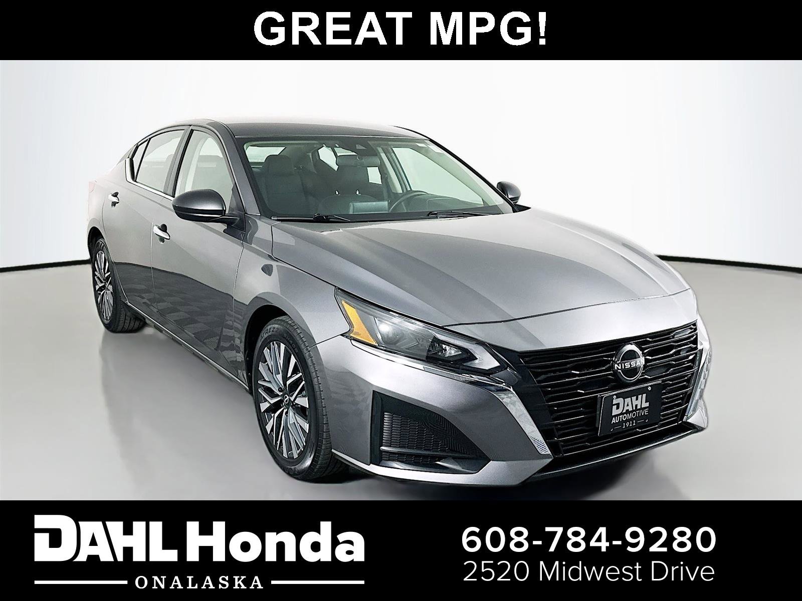 Used 2024 Nissan Altima 2.5 SV image 1