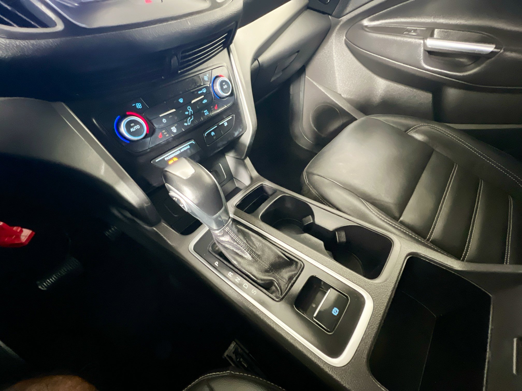 Used 2018 Ford Escape SEL w/ Ford Safe & Smart Package FWD image 25