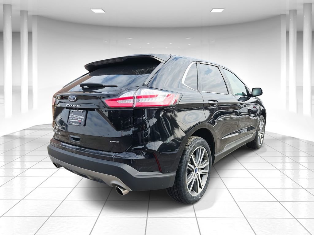 Used 2022 Ford Edge Titanium image 3