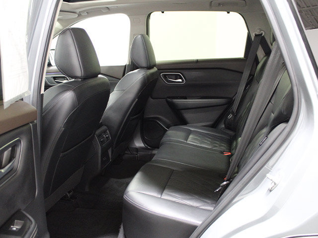 Used 2023 Nissan Rogue Platinum AWD/4WD image 15