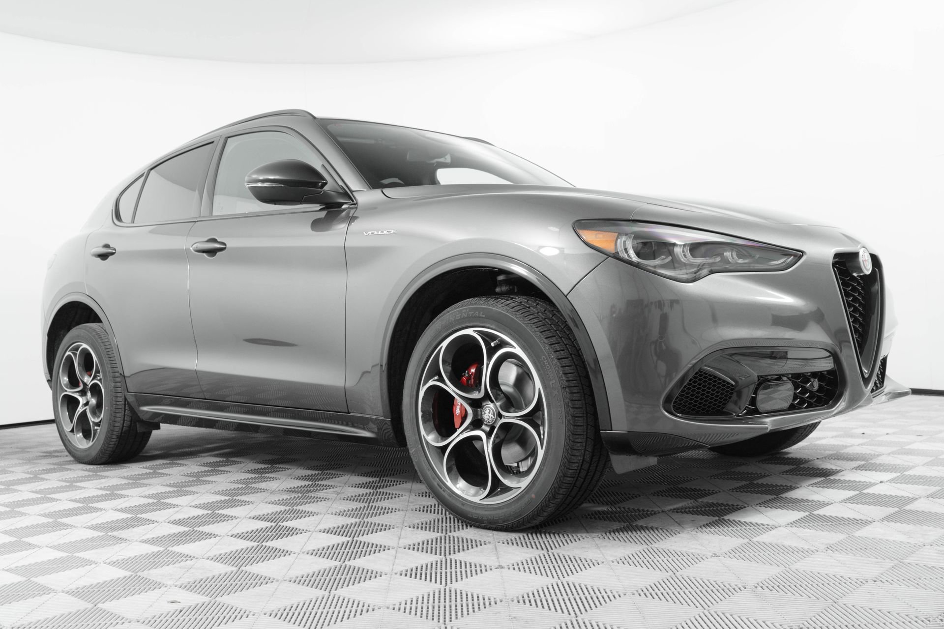 New 2025 Alfa Romeo Stelvio Sprint w/ Veloce Package