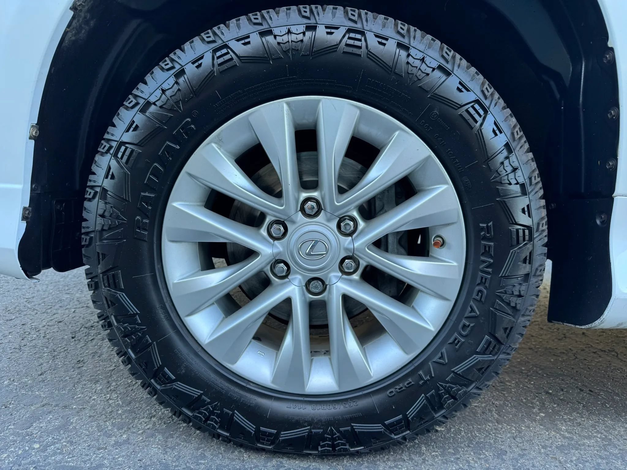 Used 2016 Lexus GX 460 w/ Premium Package AWD/4WD image 18