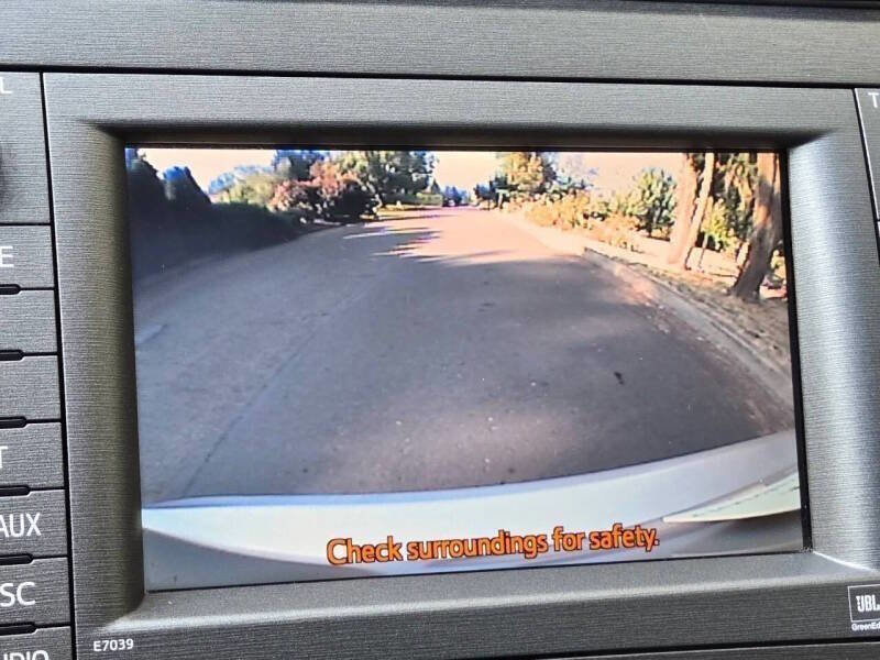 Used 2012 Toyota Prius Four w/ Deluxe Solar Roof Pkg image 20