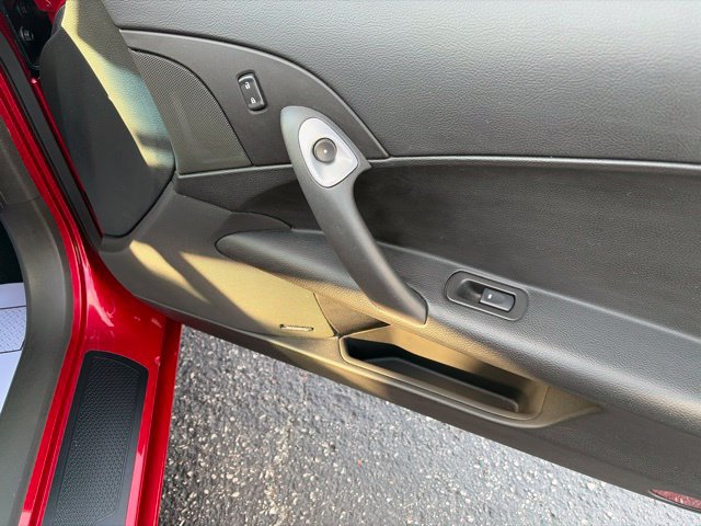 Used 2005 Chevrolet Corvette Coupe w/ Preferred Equipment Group RWD image 17