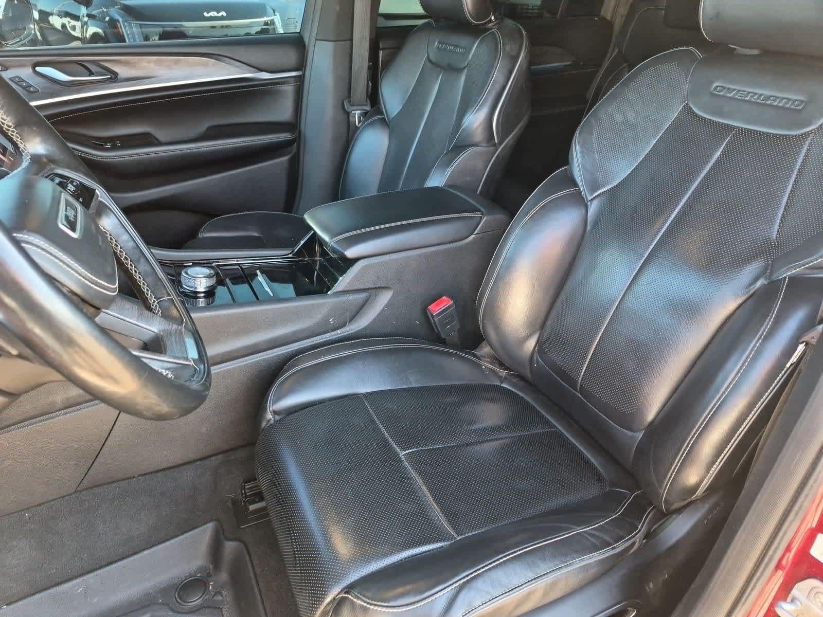 Used 2021 Jeep Grand Cherokee L Overland w/ Luxury Tech Group IV RWD image 15
