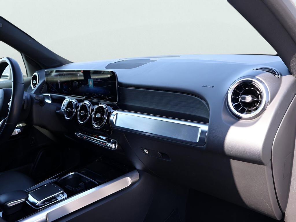 Used 2020 Mercedes-Benz GLB 250 4MATIC image 11