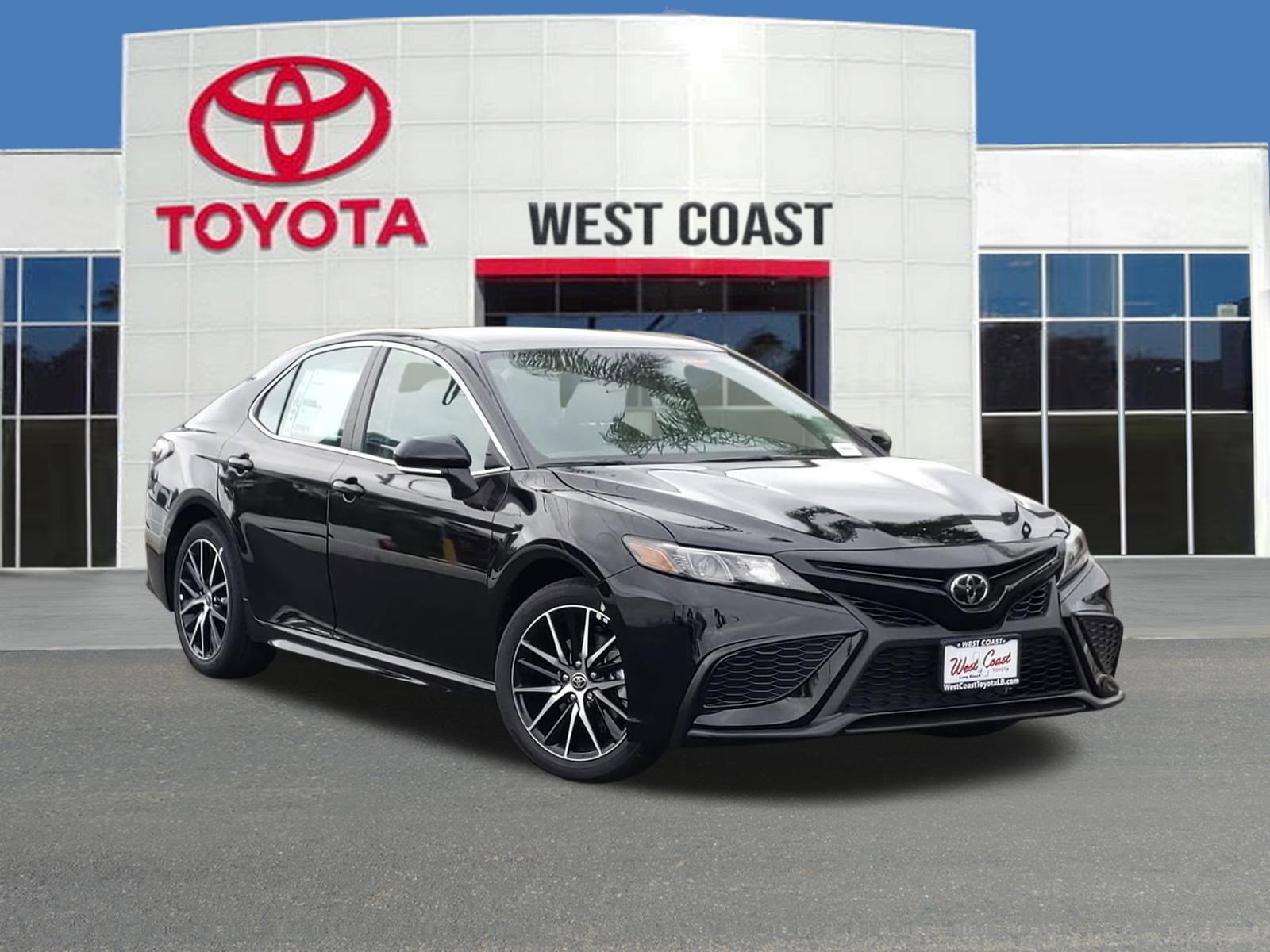 Used 2023 Toyota Camry SE