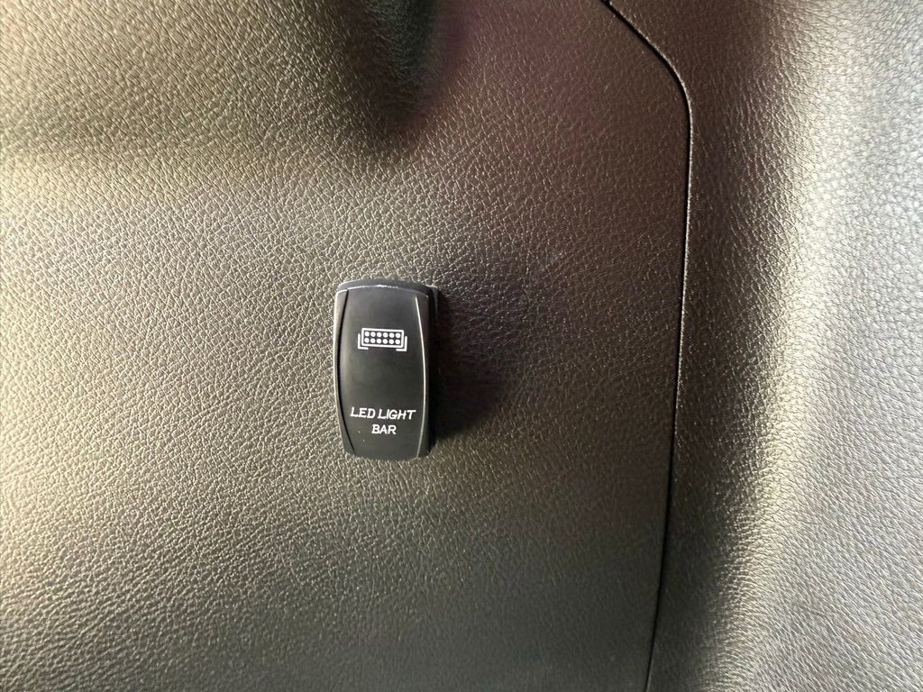 Used 2024 Jeep Wrangler Rubicon w/ Technology Group image 23