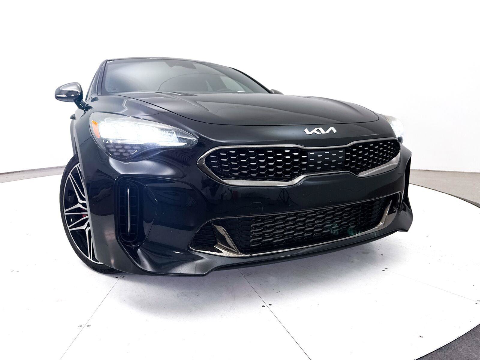 Used 2022 Kia Stinger GT1 w/ Red Interior Color Package RWD image 7