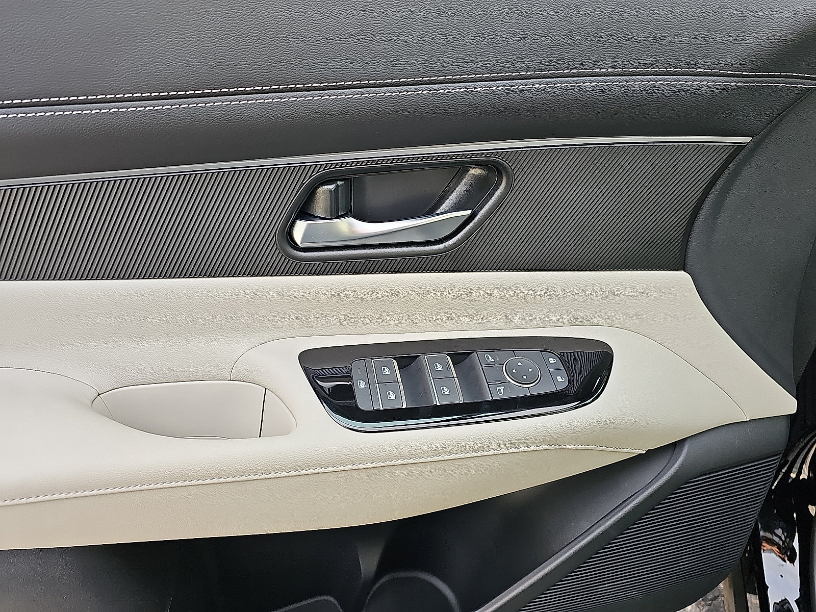 Certified 2025 Nissan Murano SV AWD/4WD image 14