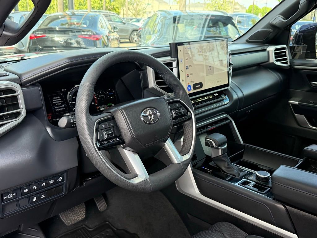 Used 2025 Toyota Sequoia Platinum AWD/4WD image 23