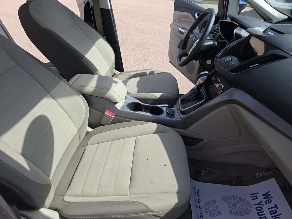 Used 2016 Ford C-MAX SE w/ Equipment Group 202A FWD image 10
