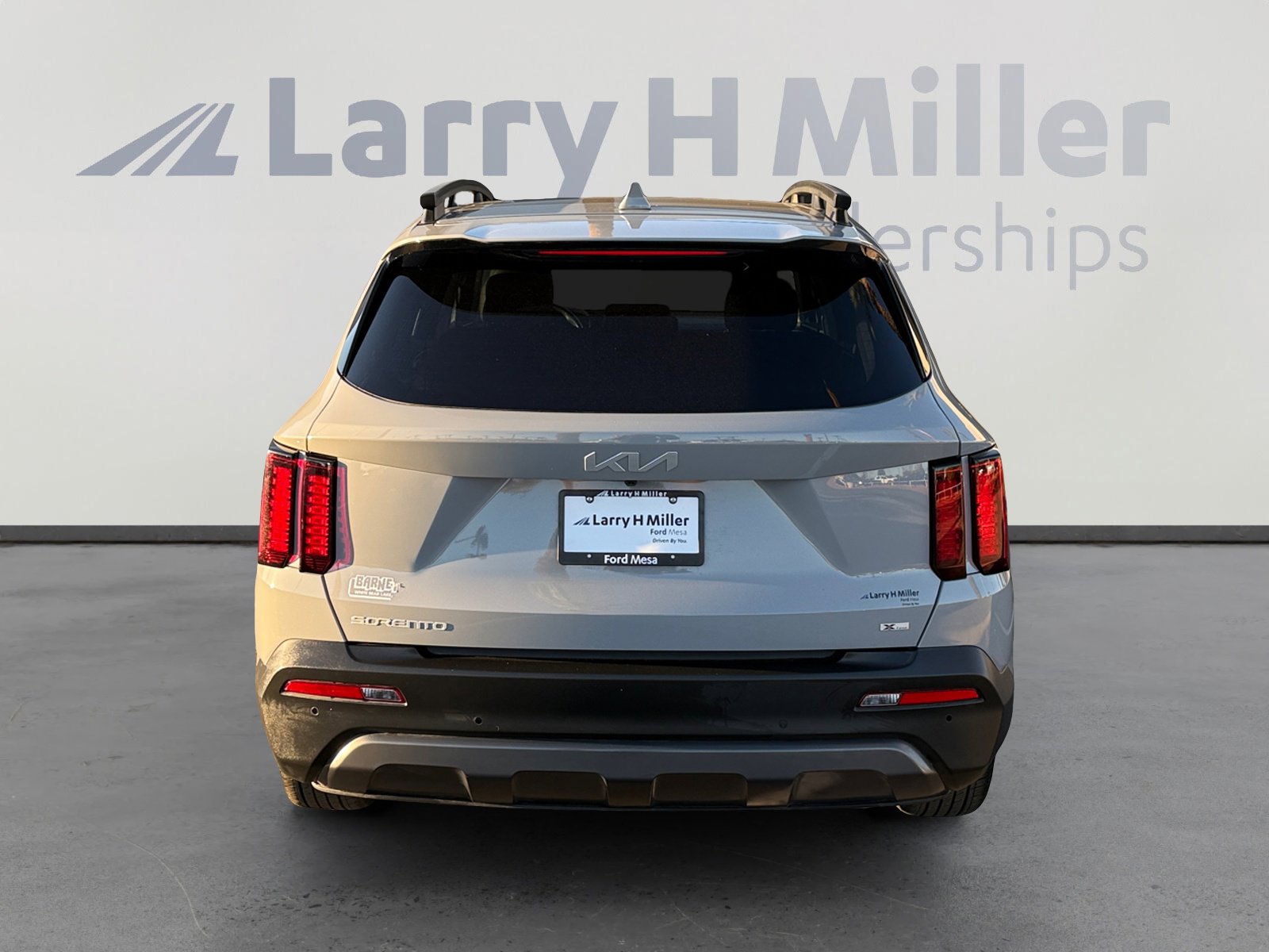 Used 2023 Kia Sorento S w/ Panoramic Sunroof Package image 4