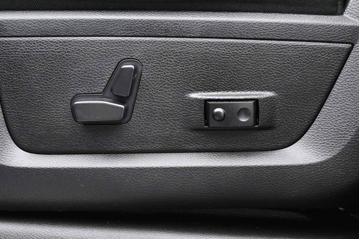 Used 2024 RAM 2500 Limited AWD/4WD image 10