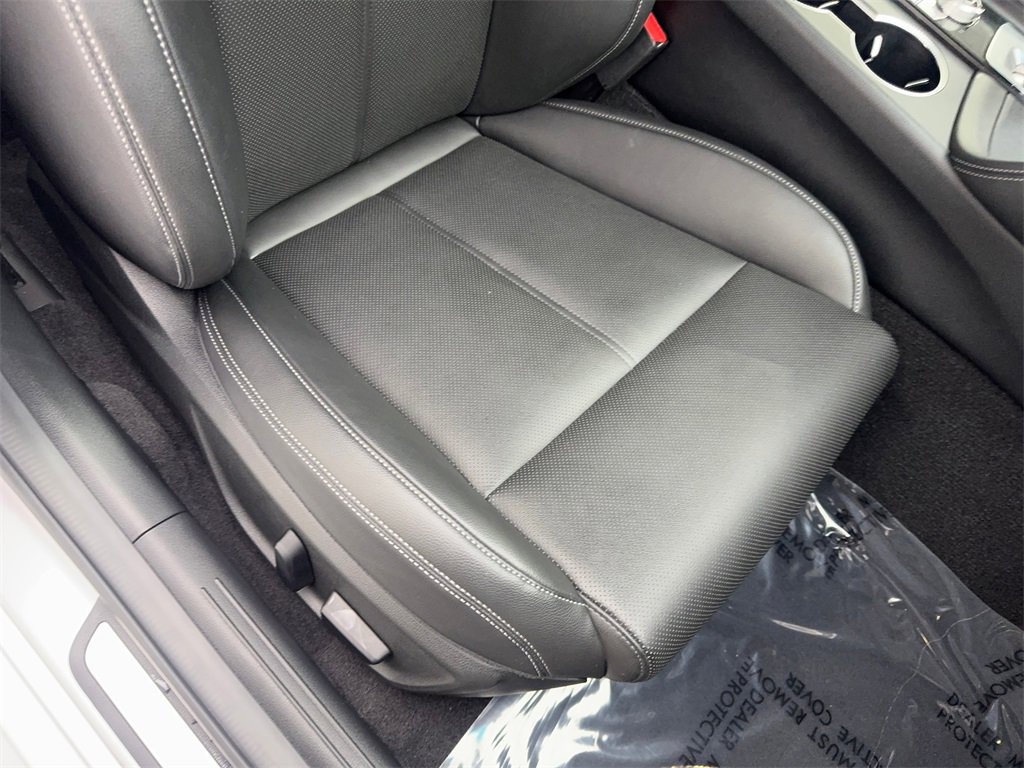 Used 2025 Genesis G70 2.5T image 46