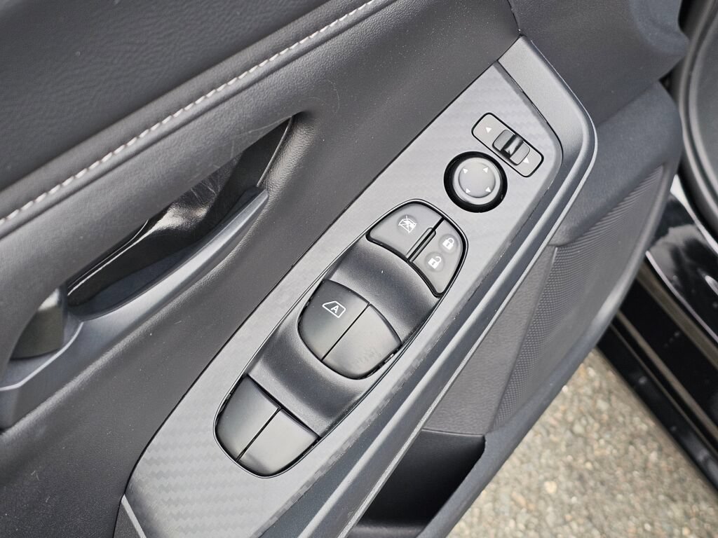 Used 2025 Nissan Sentra S FWD image 35