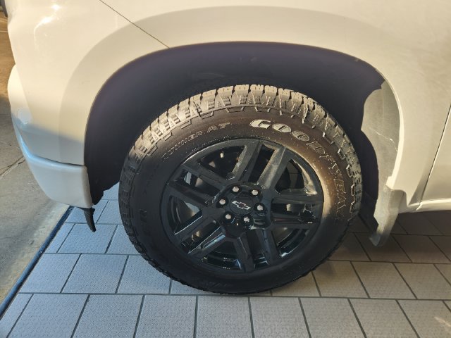 Used 2024 Chevrolet Silverado 1500 Custom w/ LPO, Dark Essentials Package RWD image 8
