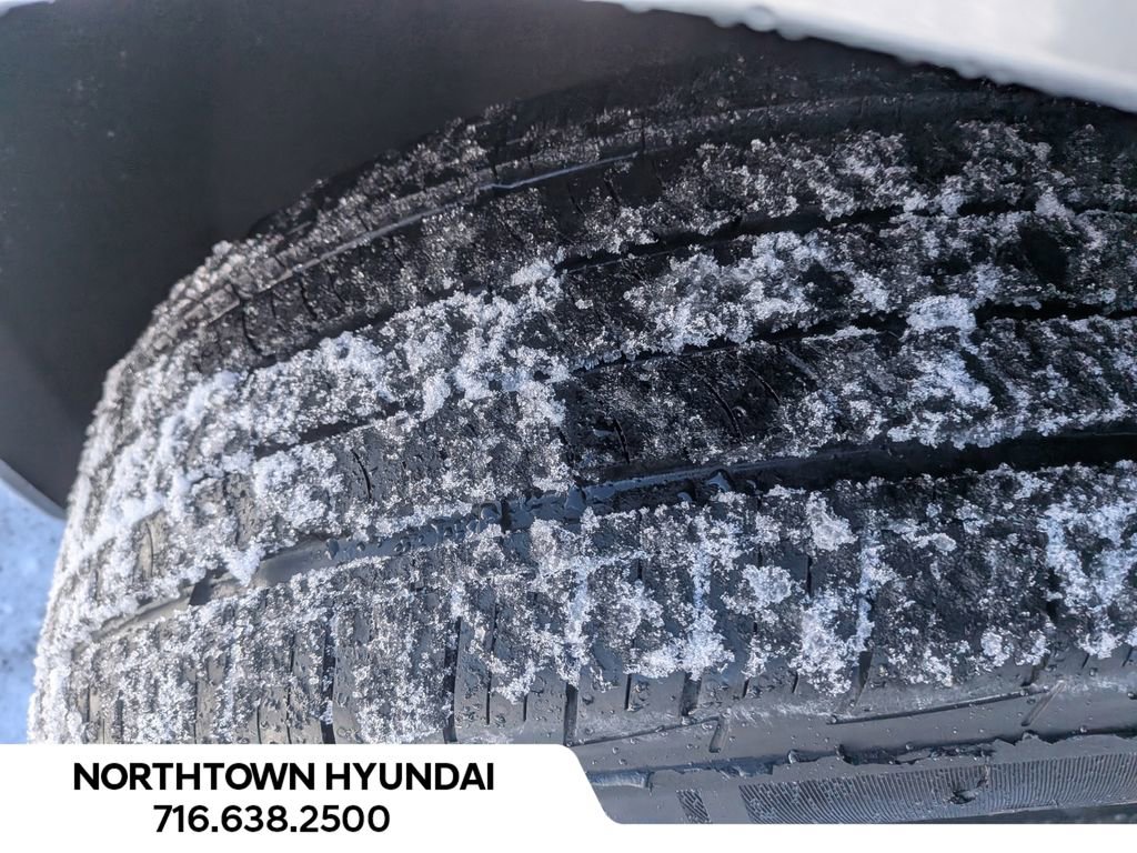 Used 2024 Chrysler Pacifica Touring-L image 46