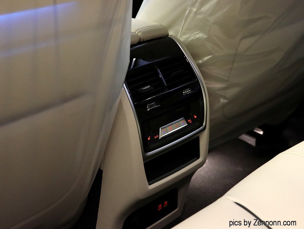 New 2026 BMW X5 xDrive50e w/ Executive Package AWD/4WD image 15