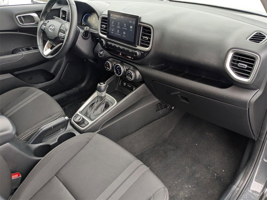 Used 2025 Hyundai Venue SEL image 35