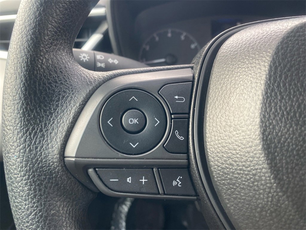 Used 2025 Toyota Corolla LE image 17