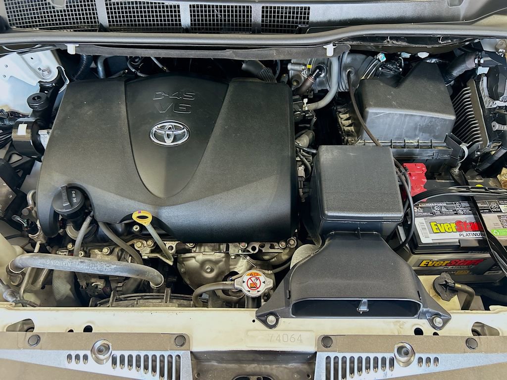 Used 2019 Toyota Sienna XLE FWD image 30