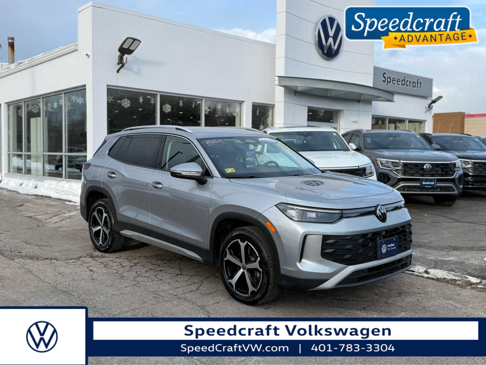 Certified 2025 Volkswagen Tiguan SE image 1