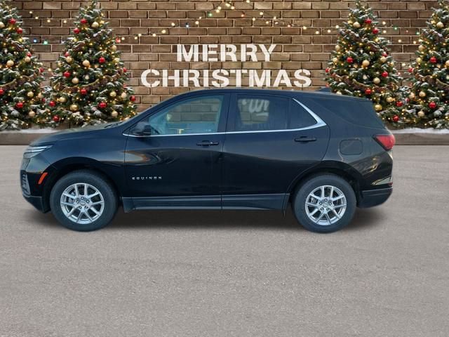 Used 2023 Chevrolet Equinox Premier image 2