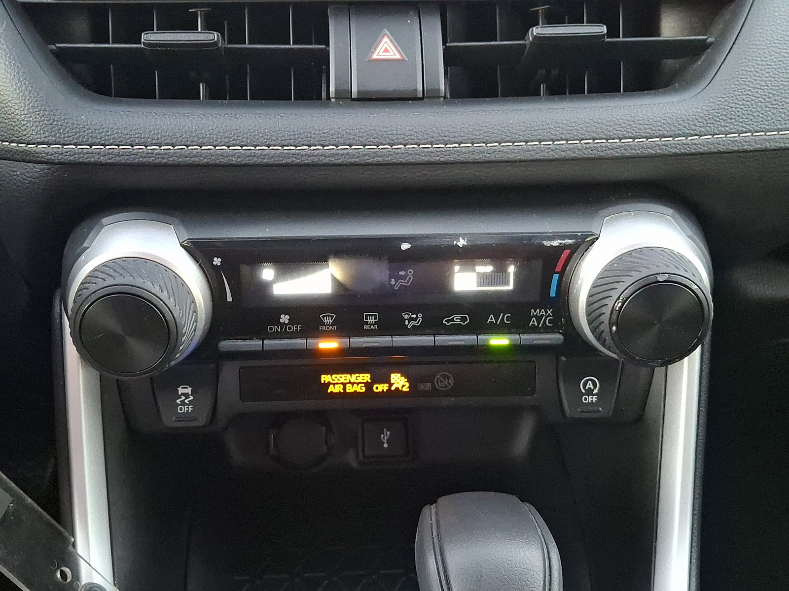 Used 2021 Toyota RAV4 LE AWD/4WD image 15