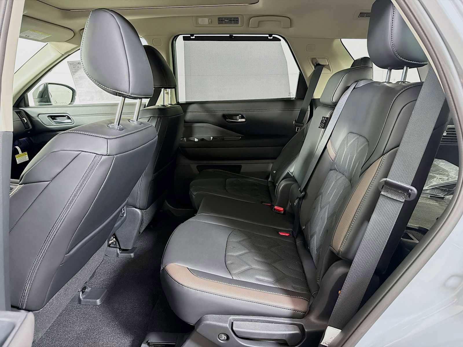 New 2026 Nissan Pathfinder Platinum image 5