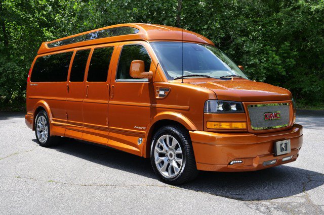 Used 2025 GMC Savana 2500 Extended w/ Driver Convenience Package RWD image 4