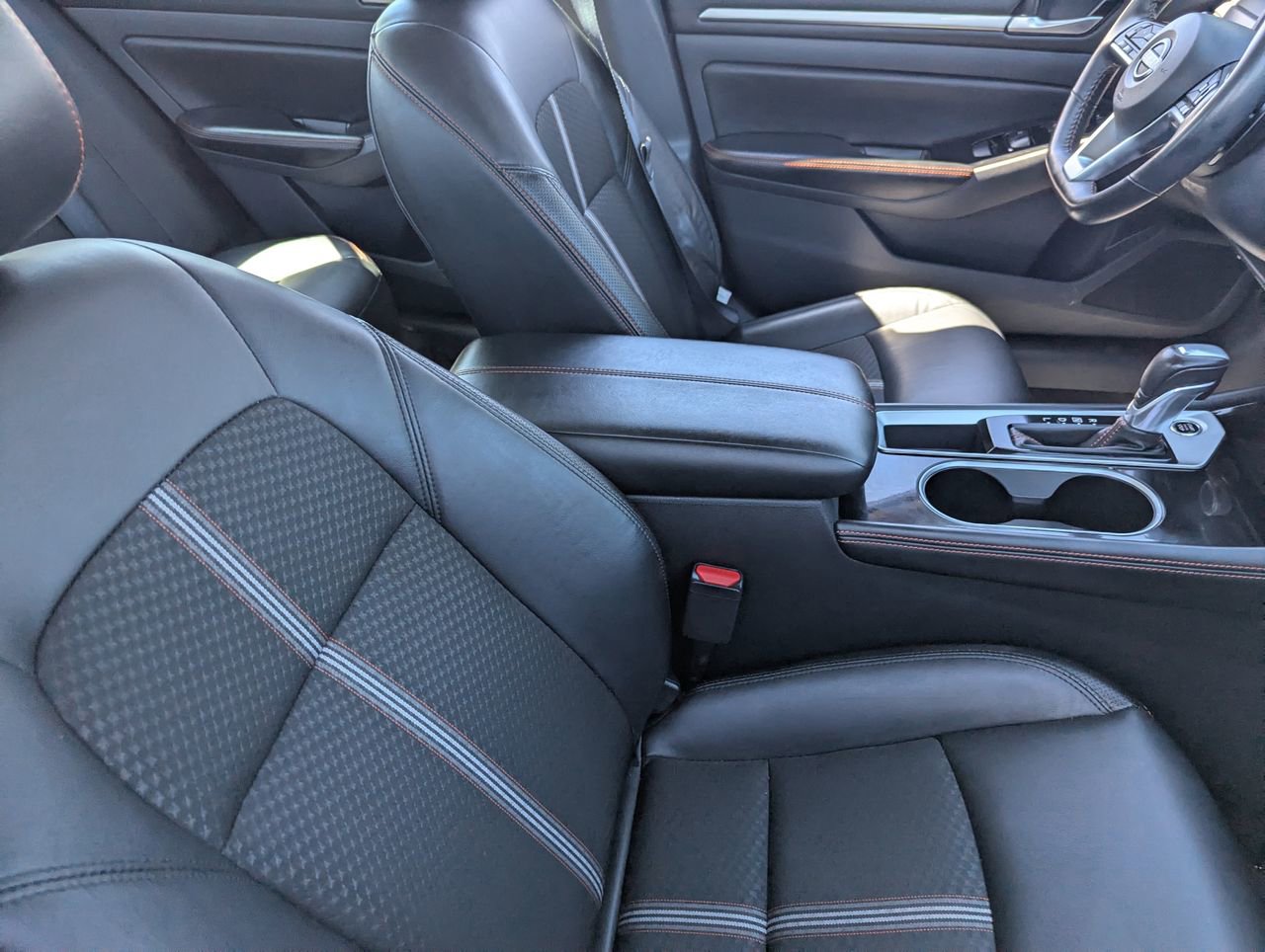 Certified 2025 Nissan Altima 2.5 SR image 11