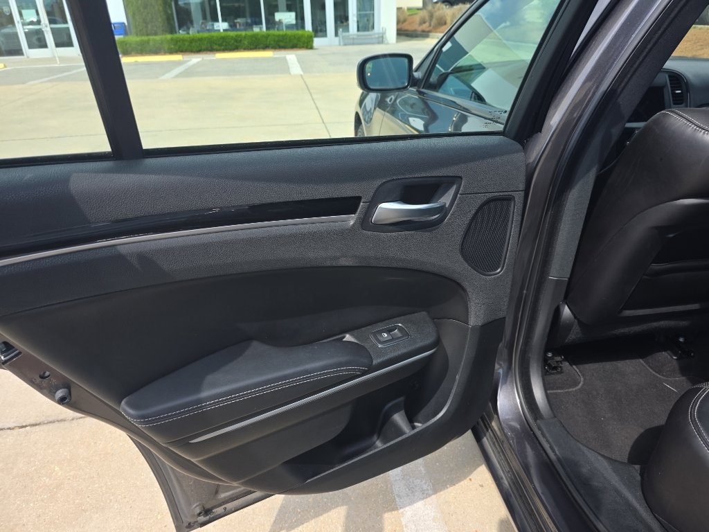 Used 2023 Chrysler 300 S w/ Comfort Group RWD image 15